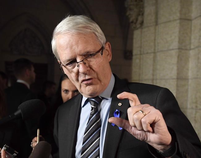 Garneau orders officials to explore all options for reducing laser incidents | iNFOnews.ca Garneau orders officials to explore all options for reducing laser incidents | iNFOnews.ca