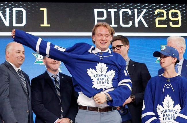 First-round pick Rasmus Sandin signs with Toronto Maple Leafs | iNFOnews.ca