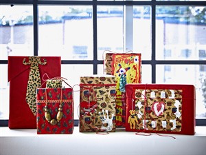No gift bags? No problem: Expert tips on novel ways to wrap presents | iNFOnews.ca CP26259244