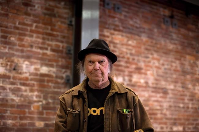 Neil Young plans archival website on his career, sets release of 'Hitchhiker' | iNFOnews.ca CP1920584132