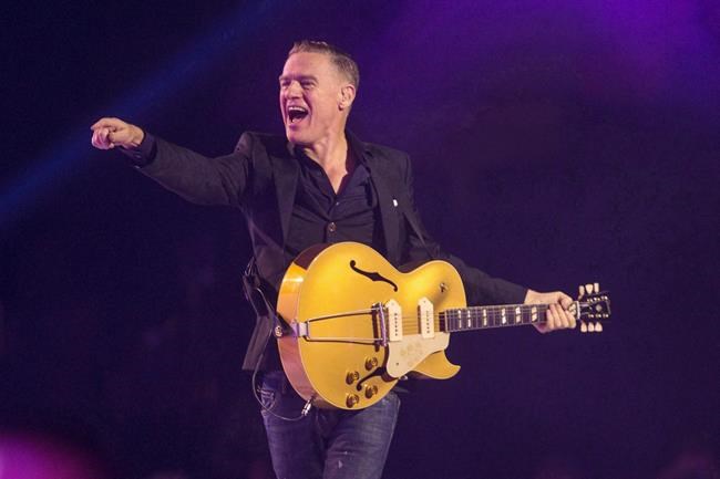 Bryan Adams surprises Broadway audience at 'Pretty Woman' with performance | iNFOnews.ca