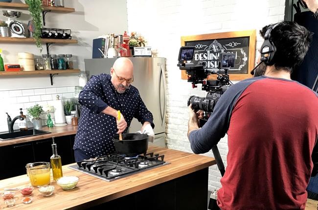 Food Network, Twitter Canada cook up new format for series of chef videos | iNFOnews.ca