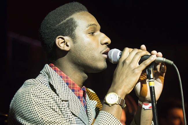 Soul breakout Leon Bridges struggles with attention, 'next Sam Cooke' tag | iNFOnews.ca CP33627210