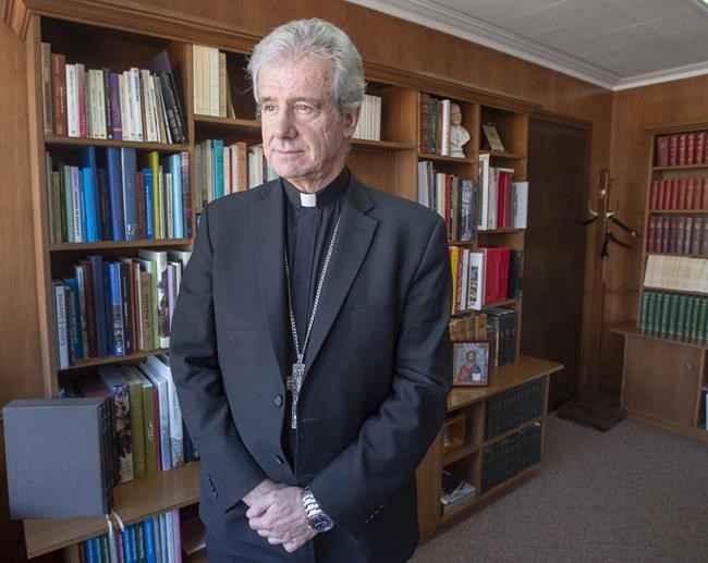 Secularism bill a 'sexist' attack on women's bodies: Quebec federation of women | iNFOnews.ca