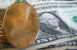 Loonie heads higher as Fed signals it will keep interest rate steady for now | iNFOnews.ca CP29924318