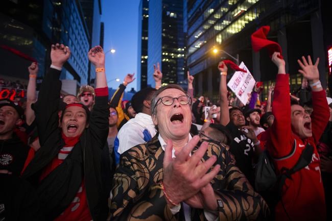 Hoops to stay up around the clock in Toronto after video sparks online backlash | iNFOnews.ca