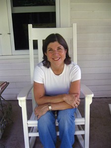 Journalist focuses her latest book on aging well ... and for a long time | iNFOnews.ca