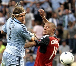 Worst versus the best: Toronto FC to play Galaxy in MLS home opener | iNFOnews.ca CP21490073
