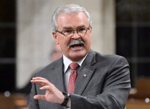 Grain backlog prompts Ottawa to keep closer tabs on rail companies: Ritz | iNFOnews.ca CP27061135