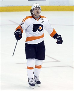 Giroux in Hart discussion as NHL MVP for leading Flyers' turnaround | iNFOnews.ca