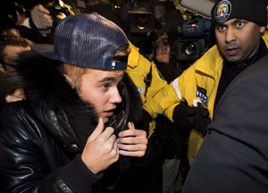 Bieber 'relieved' assault charge in alleged limo attack dropped: lawyer | iNFOnews.ca CP29802703