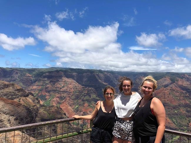 Canadians stuck in Hawaii say they hope to enjoy the rest of their trip | iNFOnews.ca Canadians stuck in Hawaii say they hope to enjoy the rest of their trip | iNFOnews.ca