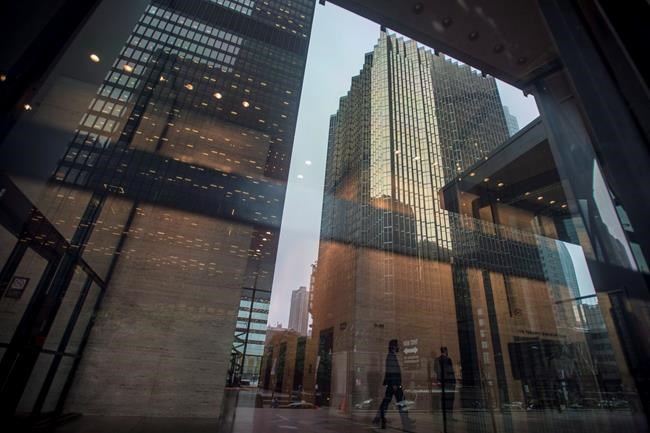 Most Canadian firms not tracking gender pay gap, advancement rates: report | iNFOnews.ca