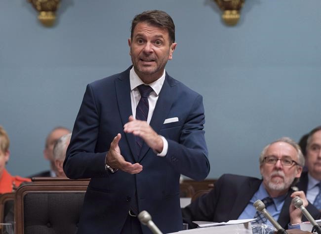 Quebec government to spend $500 million to compensate taxi drivers, reform industry | iNFOnews.ca