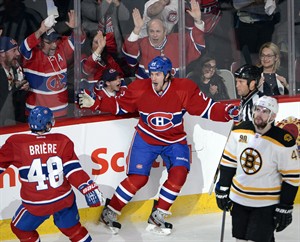 Humble Weise gets rock star treatment as Canadiens lead Bruins in playoffs | iNFOnews.ca CP28282585