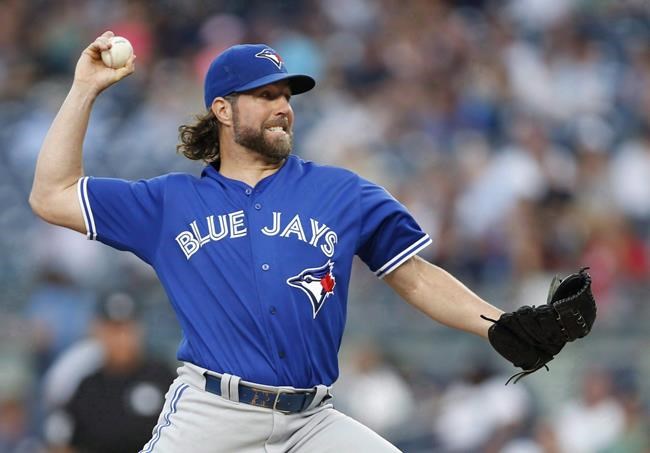 RA Dickey agrees to $8M deal with Braves | iNFOnews.ca