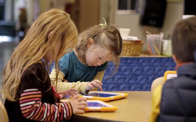 Switching off: Parents urged to keep infants away from digital screens | iNFOnews.ca