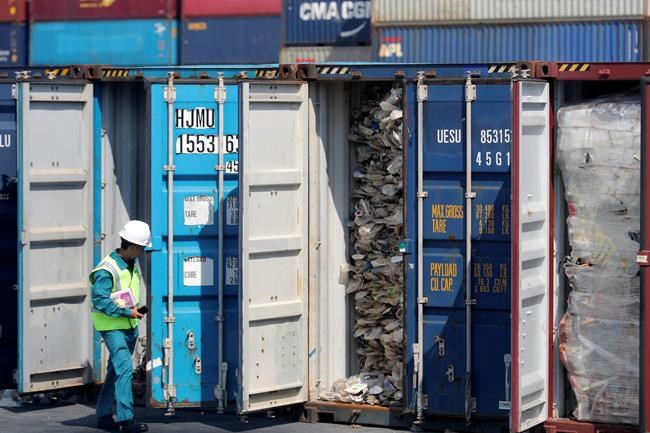 Canada hasn't issued any permits for companies to ship waste, government says | iNFOnews.ca