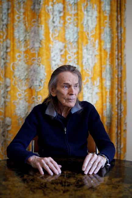 Gordon Lightfoot postpones concerts to recover from summer leg injury | iNFOnews.ca