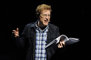 From 'Babysitting' to 'Rent': Rapp brings one-man show to Toronto | iNFOnews.ca CP21172376