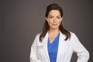 'Saving Hope' star Erica Durance: Dr. Reid 'irrevocably changed' in new season | iNFOnews.ca CP29937047