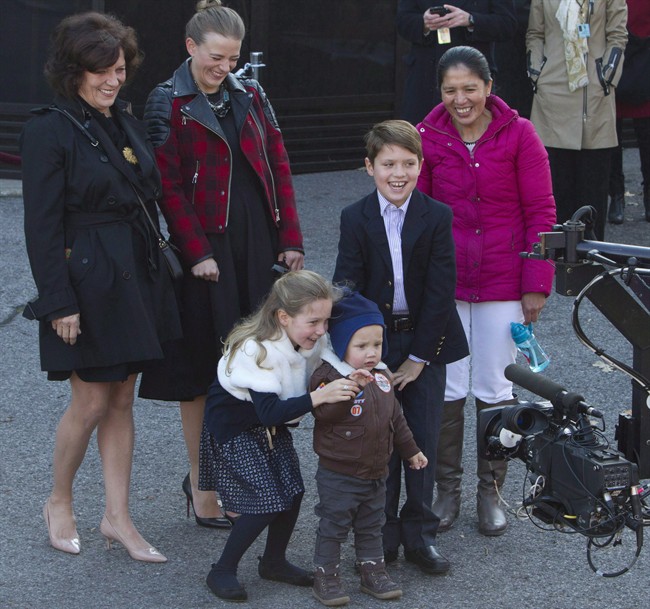 Liberals try to put a lid on controversy surrounding two Trudeau nannies | iNFOnews.ca CP35543537