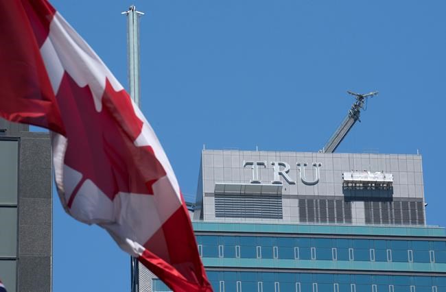 Trump sign removed from downtown Toronto luxury hotel | iNFOnews.ca