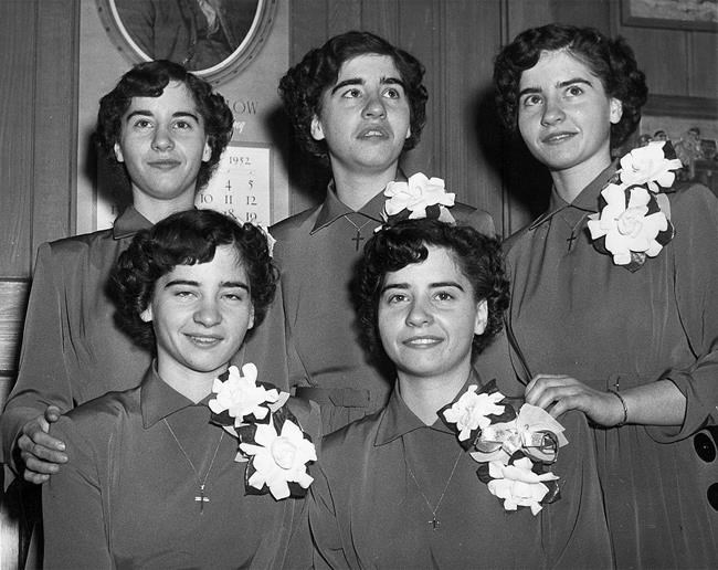 'The Quintland Sisters' reimagines the Dionne quintuplets' childhood on display | iNFOnews.ca