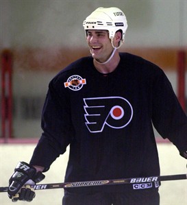 Captain is Back: Lindros set for long-awaited induction into Flyers Hall of Fame | iNFOnews.ca