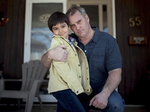 Canadian dad threatens to take Ottawa to court over son's citizenship | iNFOnews.ca CP32831429