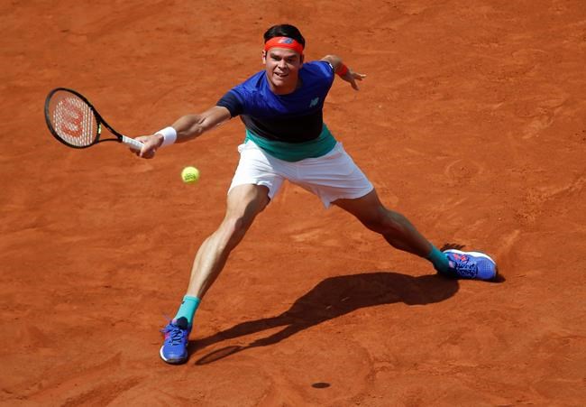 Milos Raonic battles hip issue to advance to fourth round of French Open | iNFOnews.ca Milos Raonic battles hip issue to advance to fourth round of French Open | iNFOnews.ca