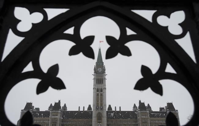 Top earners could benefit from Liberals' income tax cut, PBO says | iNFOnews.ca