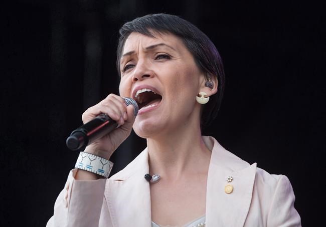 Traditional Inuit songs once banned during colonialism focus of new course | iNFOnews.ca Traditional Inuit songs once banned during colonialism focus of new course | iNFOnews.ca