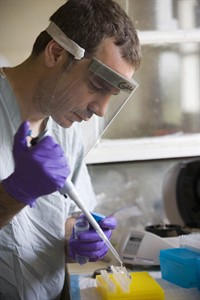 This should be the last Ebola outbreak without a treatment, Canadian expert says | iNFOnews.ca