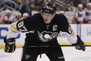 Penguins say doctors have decided not to perform wrist surgery on Sidney Crosby | iNFOnews.ca CP29143649