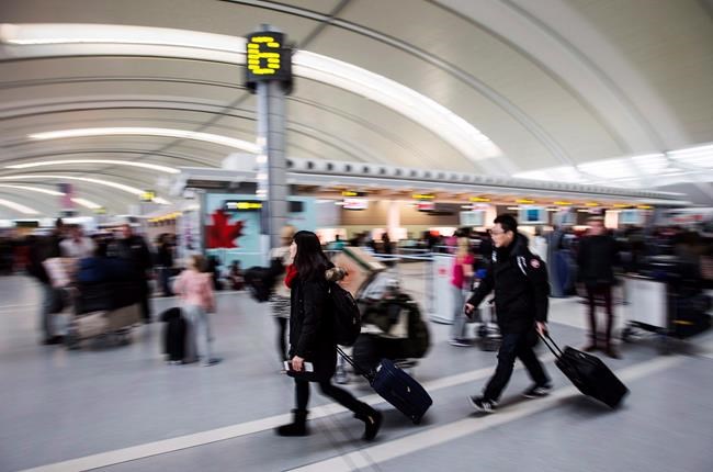 Pearson International Airport testing pick-ups using Uber and Lyft | iNFOnews.ca