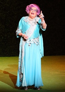 Barry Humphries (aka Dame Edna) on Conrad Black, Tom Thomson, other Canuck ties | iNFOnews.ca
