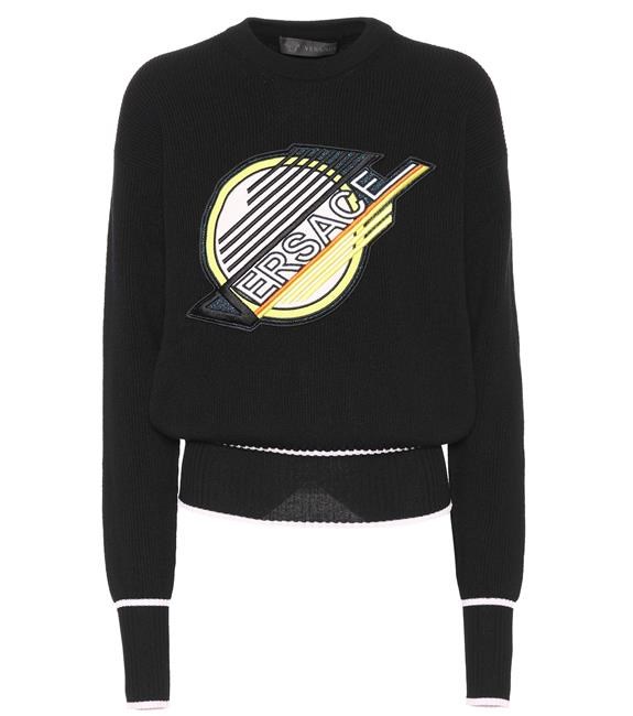 Luxury designer Versace releases Vancouver Canucks hockey logo look-alike | iNFOnews.ca Luxury designer Versace releases Vancouver Canucks hockey logo look-alike | iNFOnews.ca