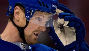 Canadian Press NewsAlert: Injury forces Vancouver Canucks star Sedin to skip Sochi Olympics | iNFOnews.ca CP27105117
