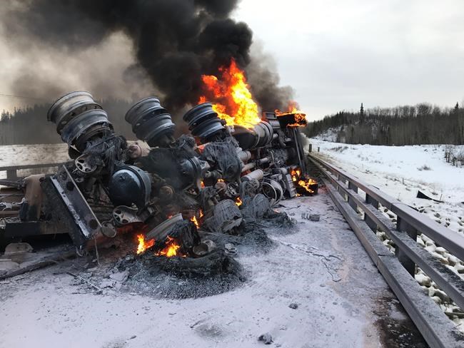Crash and fuel spill from tanker carrying crude prompts B.C. ministry monitoring | iNFOnews.ca