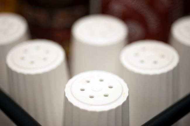 Sprinkle of progress made in cutting salt content in packaged foods: researchers | iNFOnews.ca Sprinkle of progress made in cutting salt content in packaged foods: researchers | iNFOnews.ca