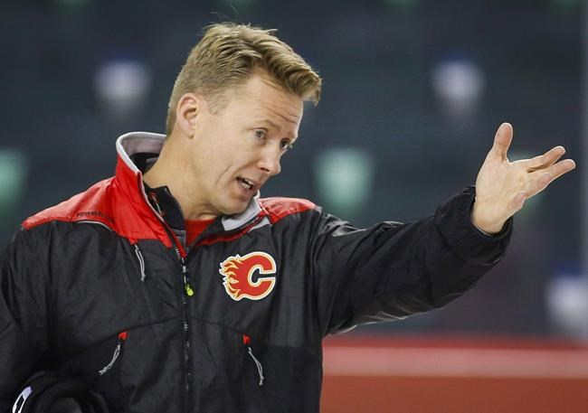 Former Flames head coach Gulutzan joins Oilers as an assistant coach | iNFOnews.ca Former Flames head coach Gulutzan joins Oilers as an assistant coach | iNFOnews.ca
