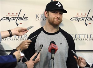 Capitals sign defenceman Alzner to four-year deal worth $11.2 million | iNFOnews.ca CP24161564