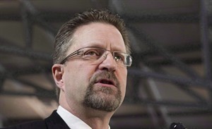 NDP chastises spy watchdog for registering to lobby on behalf of pipeline | iNFOnews.ca CP26728462