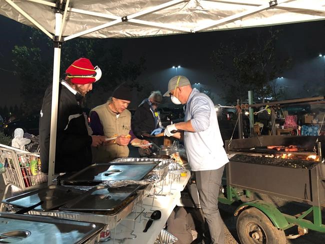 B.C. couple helps California wildfire evacuees in Walmart parking lot | iNFOnews.ca