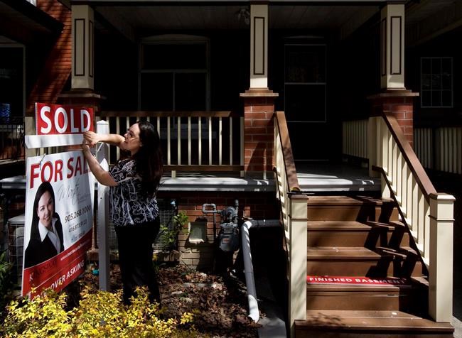 Ontario government introduces bill to update rules for realtors | iNFOnews.ca