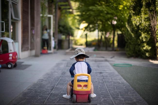 A by-the-numbers look at the Liberal government's Canada Child Benefit | iNFOnews.ca