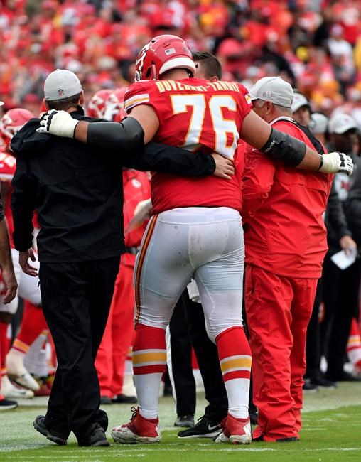 Kansas City Chiefs take Canadian Laurent Duvernay-Tardif off injured list | iNFOnews.ca
