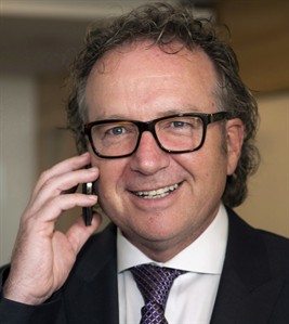 Quebecor CEO to retire for health reasons, succeeded by another senior executive | iNFOnews.ca