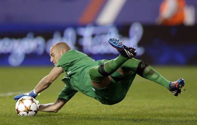 Atiba Hutchinson, Milan Borjan missing from Canada squad for Gold Cup tournament | iNFOnews.ca CP33588817